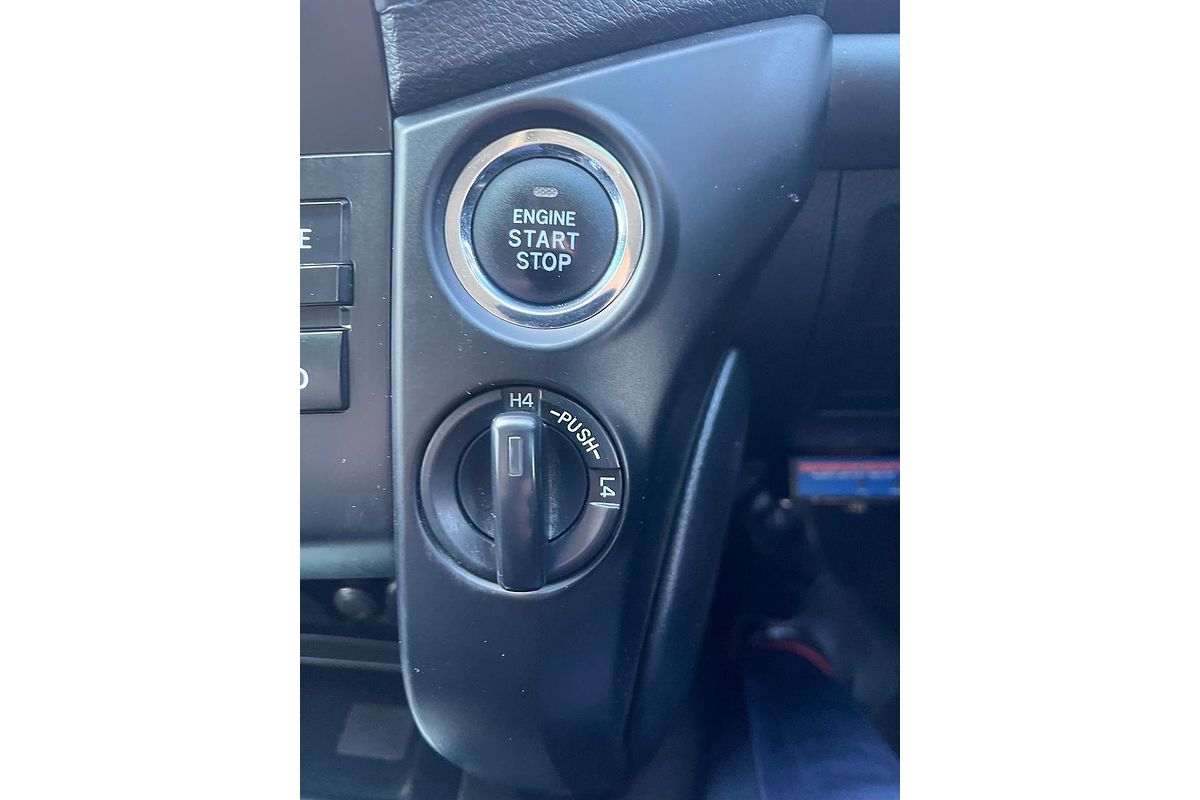 2012 Toyota Landcruiser GXL VDJ200R