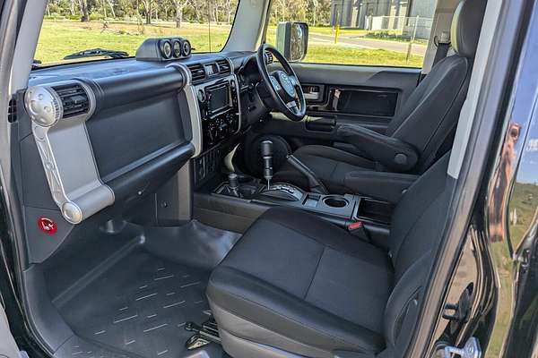 2013 Toyota FJ Cruiser GSJ15R