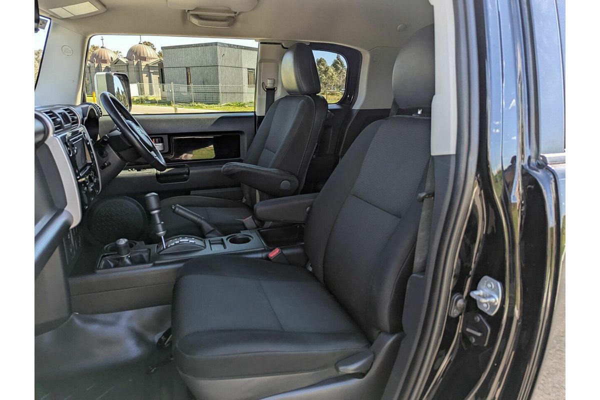 2013 Toyota FJ Cruiser GSJ15R