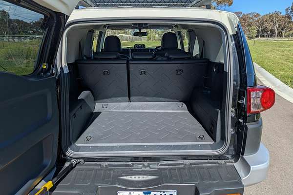 2013 Toyota FJ Cruiser GSJ15R