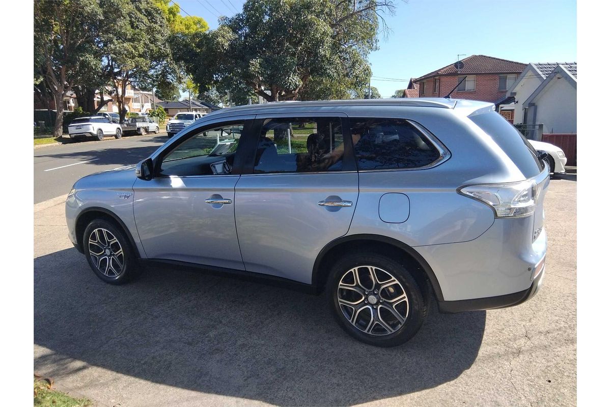 2014 Mitsubishi Outlander PHEV Aspire ZJ