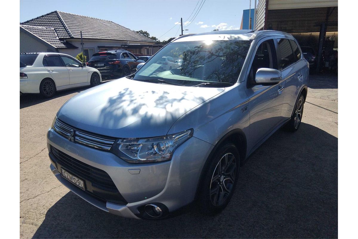 2014 Mitsubishi Outlander PHEV Aspire ZJ