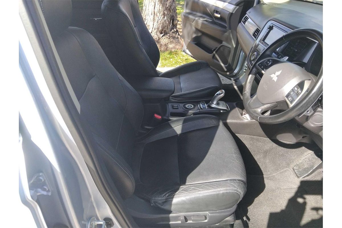 2014 Mitsubishi Outlander PHEV Aspire ZJ