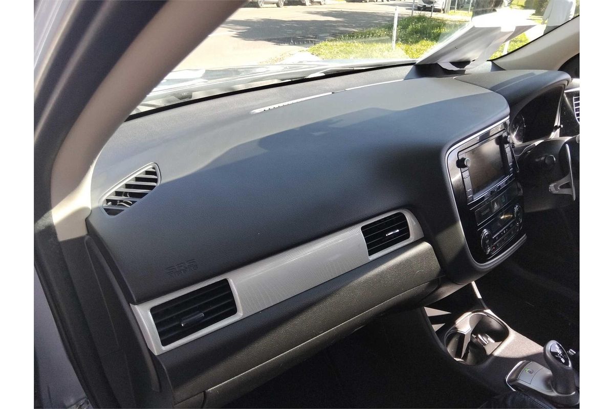 2014 Mitsubishi Outlander PHEV Aspire ZJ