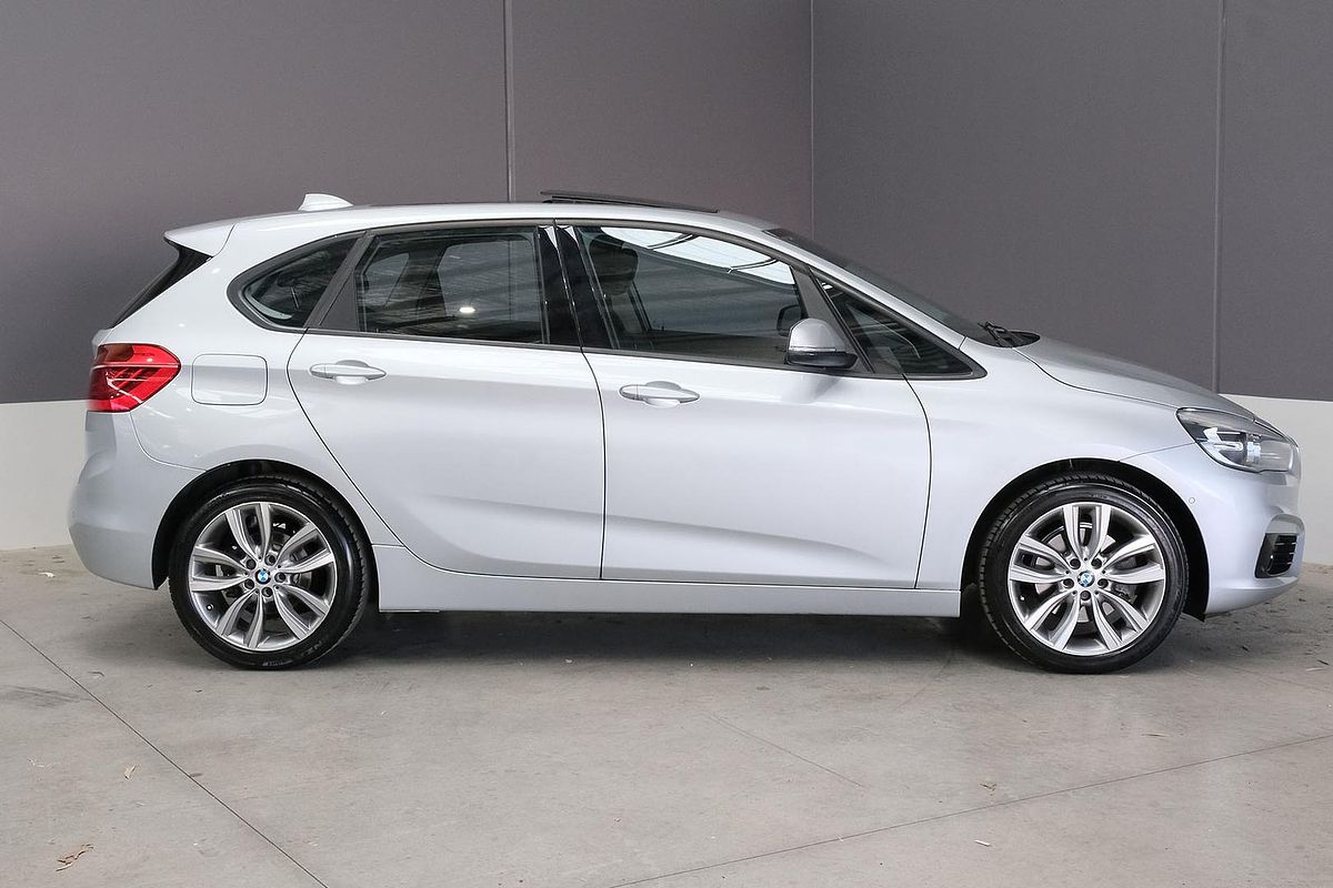 2015 BMW 2 Series 218i Sport Line F45