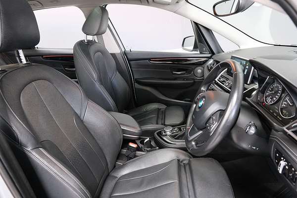 2015 BMW 2 Series 218i Sport Line F45