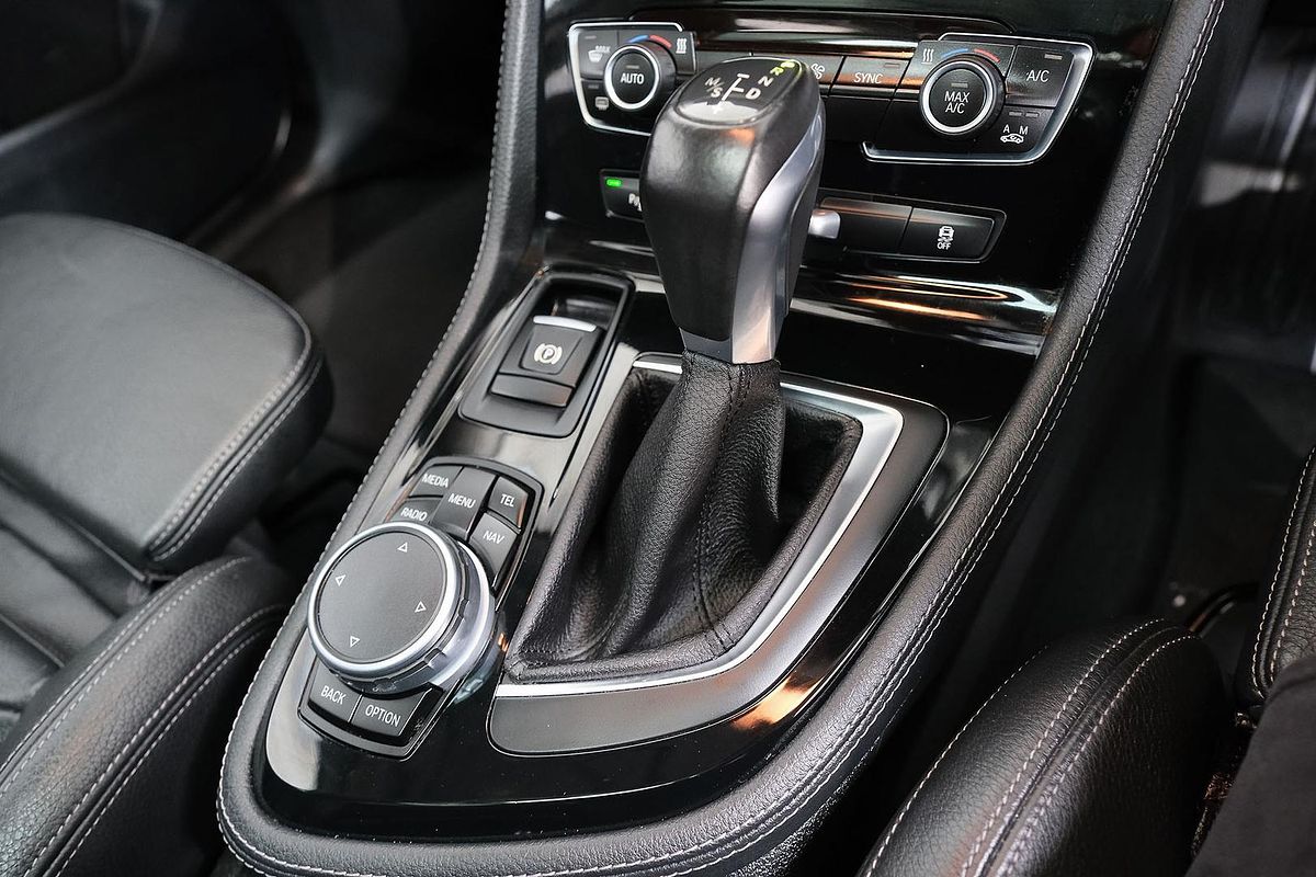 2015 BMW 2 Series 218i Sport Line F45