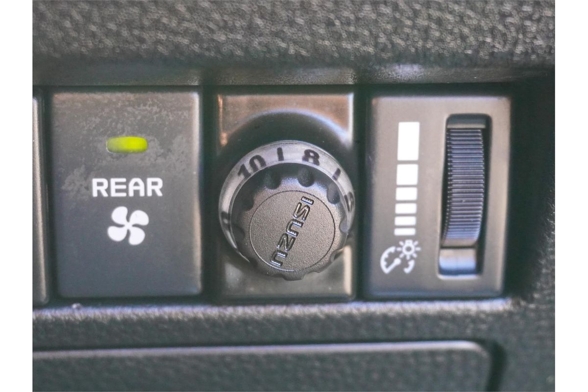2023 Isuzu MU-X LS-U