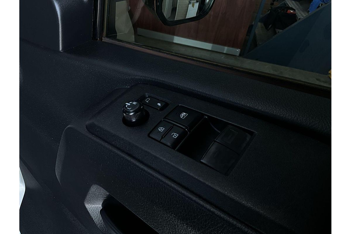 2020 Toyota Hiace Commuter GDH322R ELWB High Roof