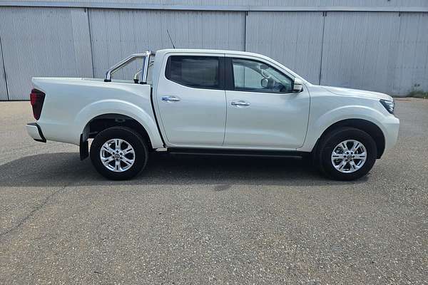 2024 Nissan Navara ST D23