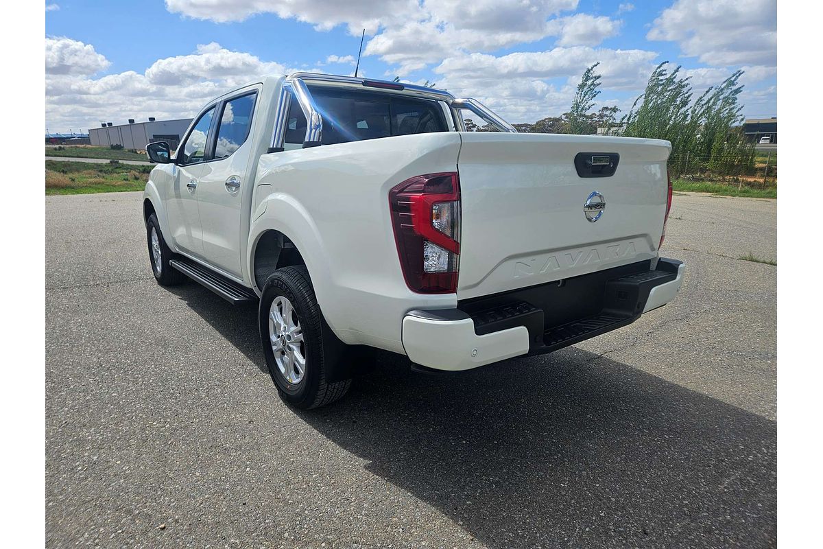 2024 Nissan Navara ST D23