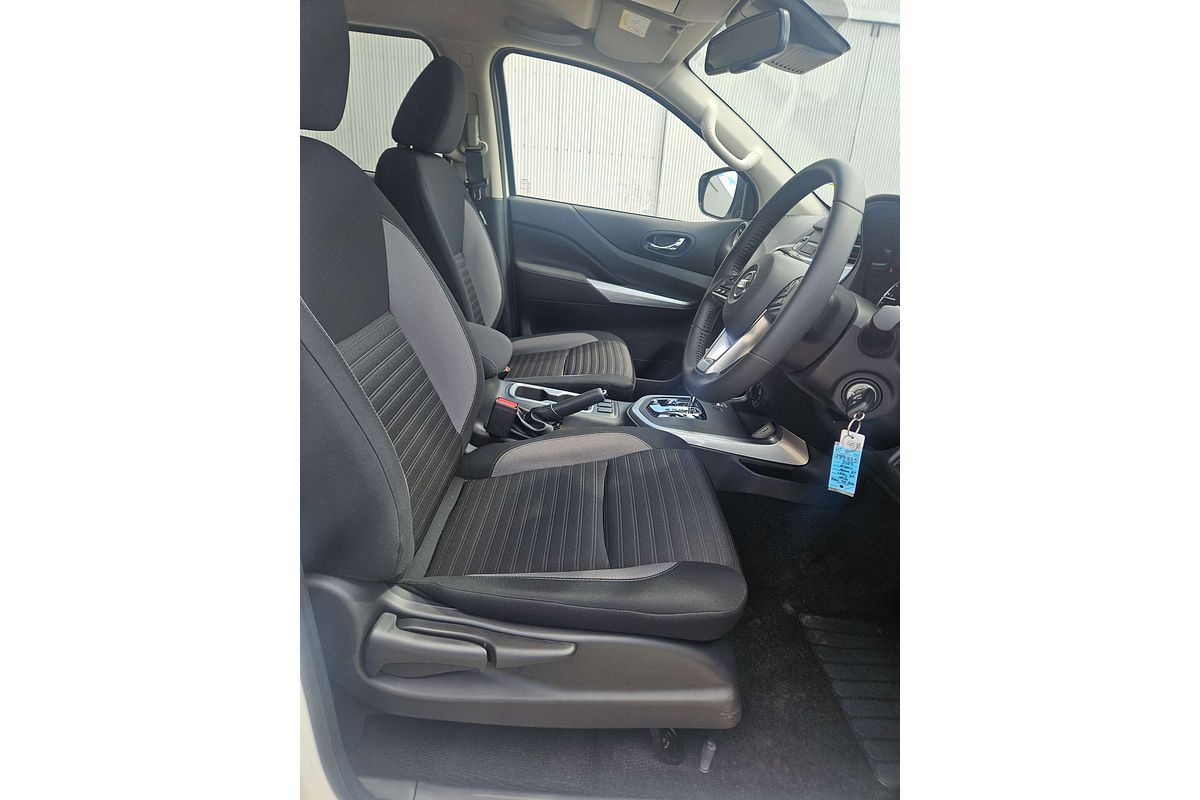 2024 Nissan Navara ST D23