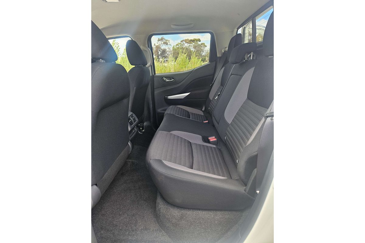 2024 Nissan Navara ST D23