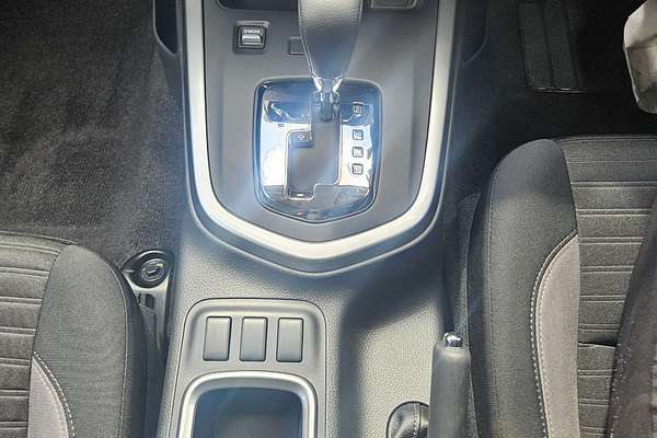 2024 Nissan Navara ST D23