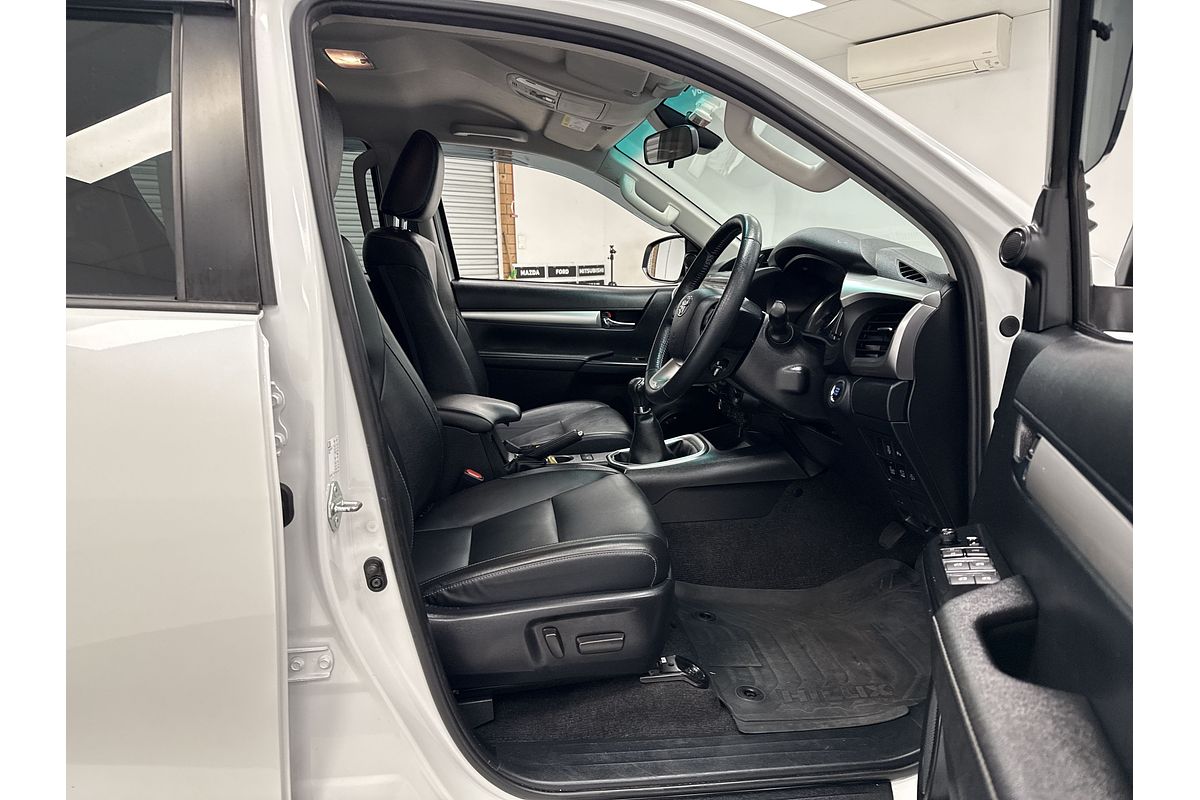 2022 Toyota Hilux SR5 GUN126R 4X4