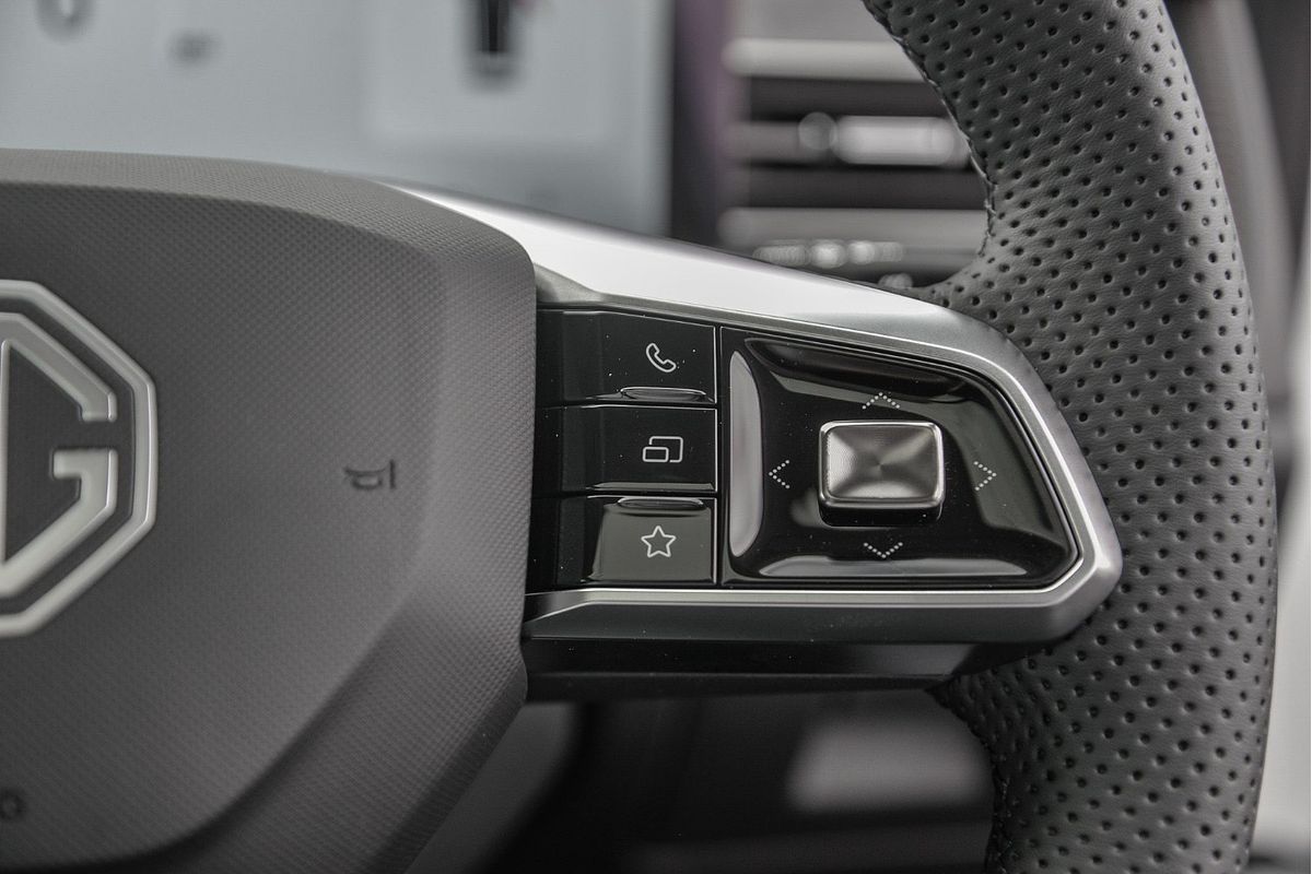 2025 MG HS Hybrid+ Essence AS33H