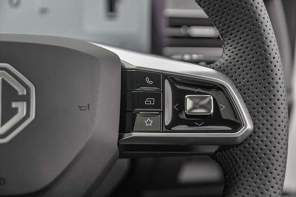 2025 MG HS Hybrid+ Essence AS33H