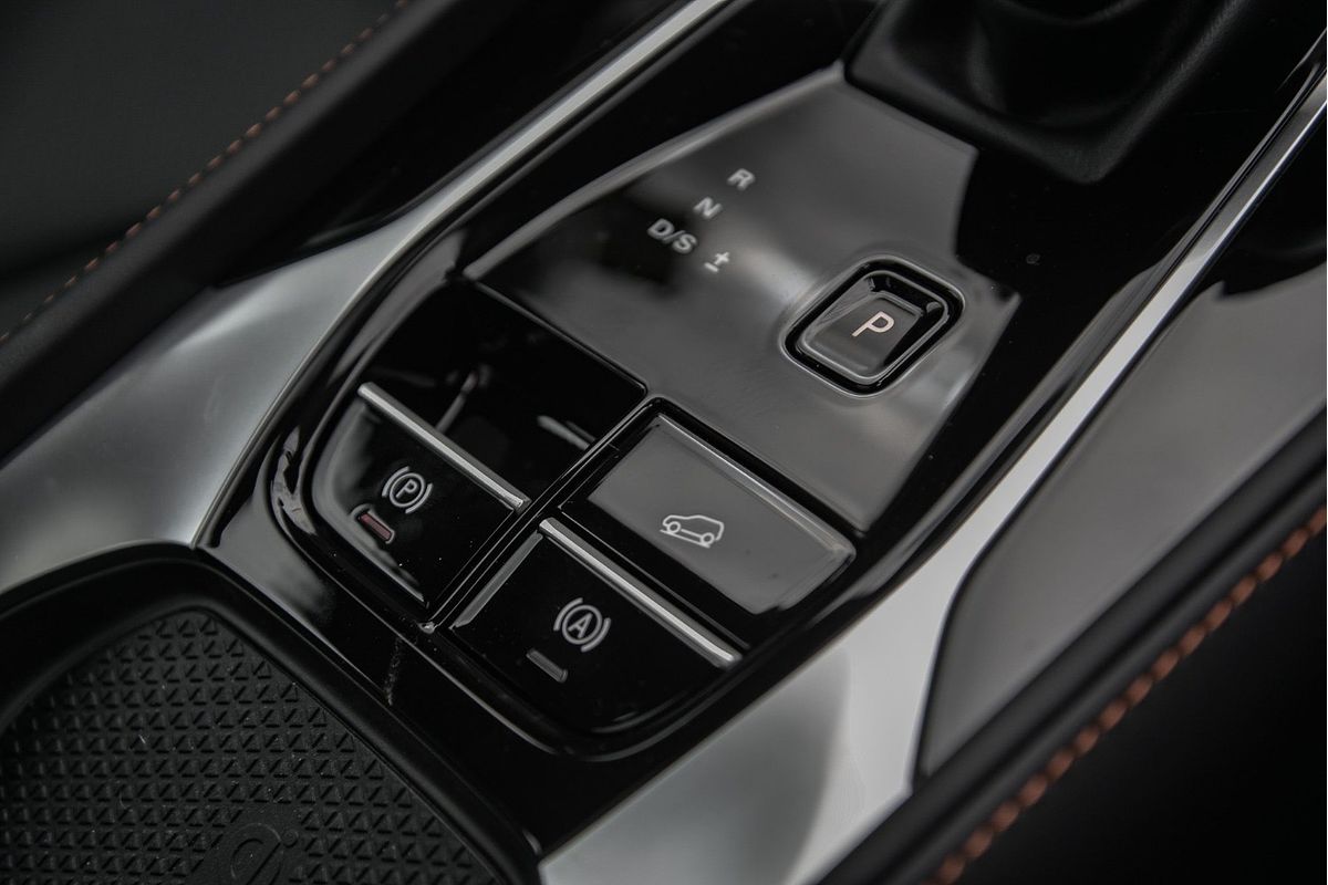 2025 MG HS Hybrid+ Essence AS33H