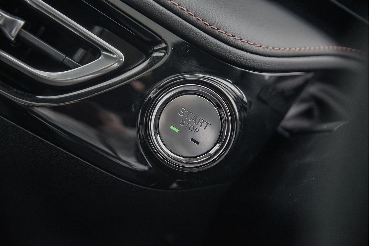 2025 MG HS Hybrid+ Essence AS33H