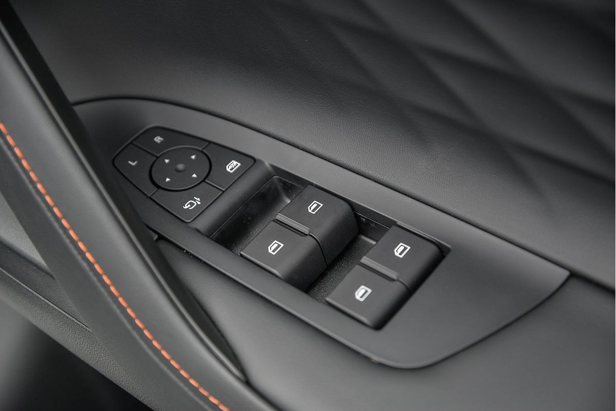 2025 MG HS Hybrid+ Essence AS33H