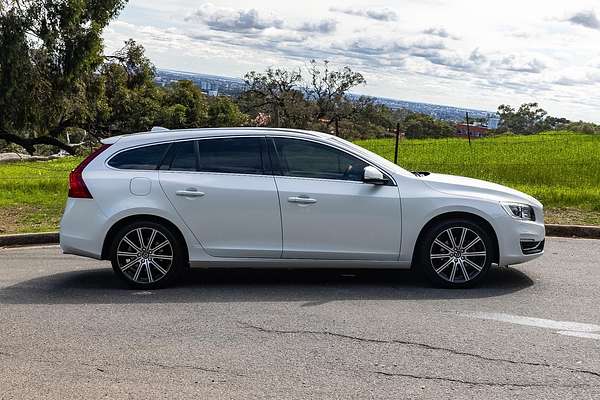 2014 Volvo V60 T5 Luxury