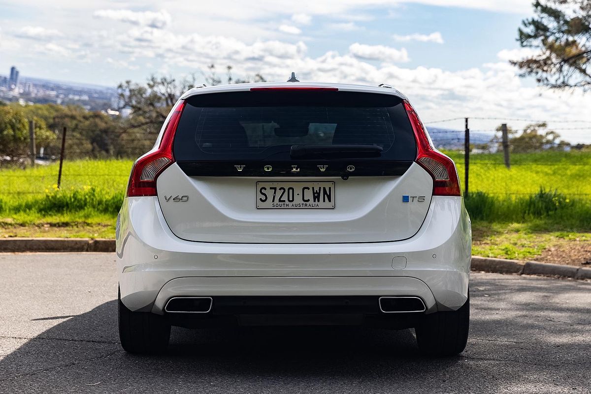 2014 Volvo V60 T5 Luxury