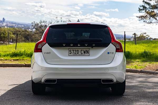 2014 Volvo V60 T5 Luxury