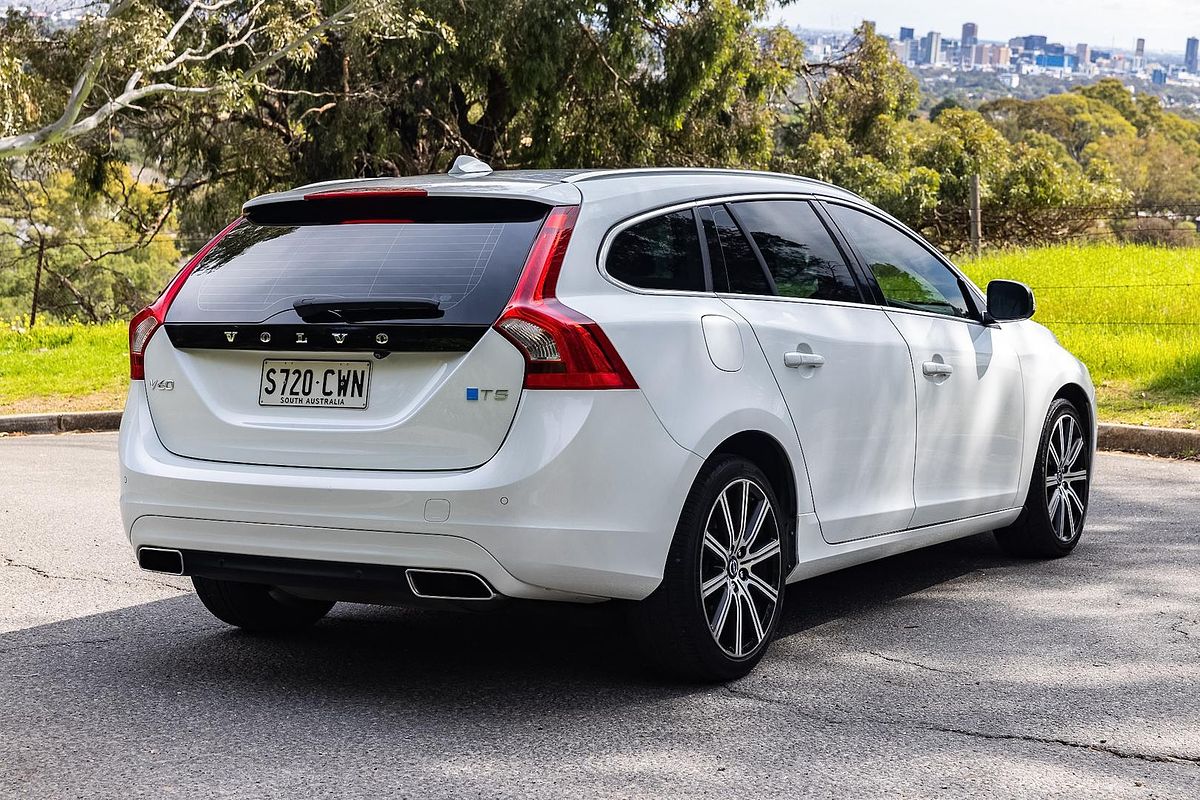 2014 Volvo V60 T5 Luxury