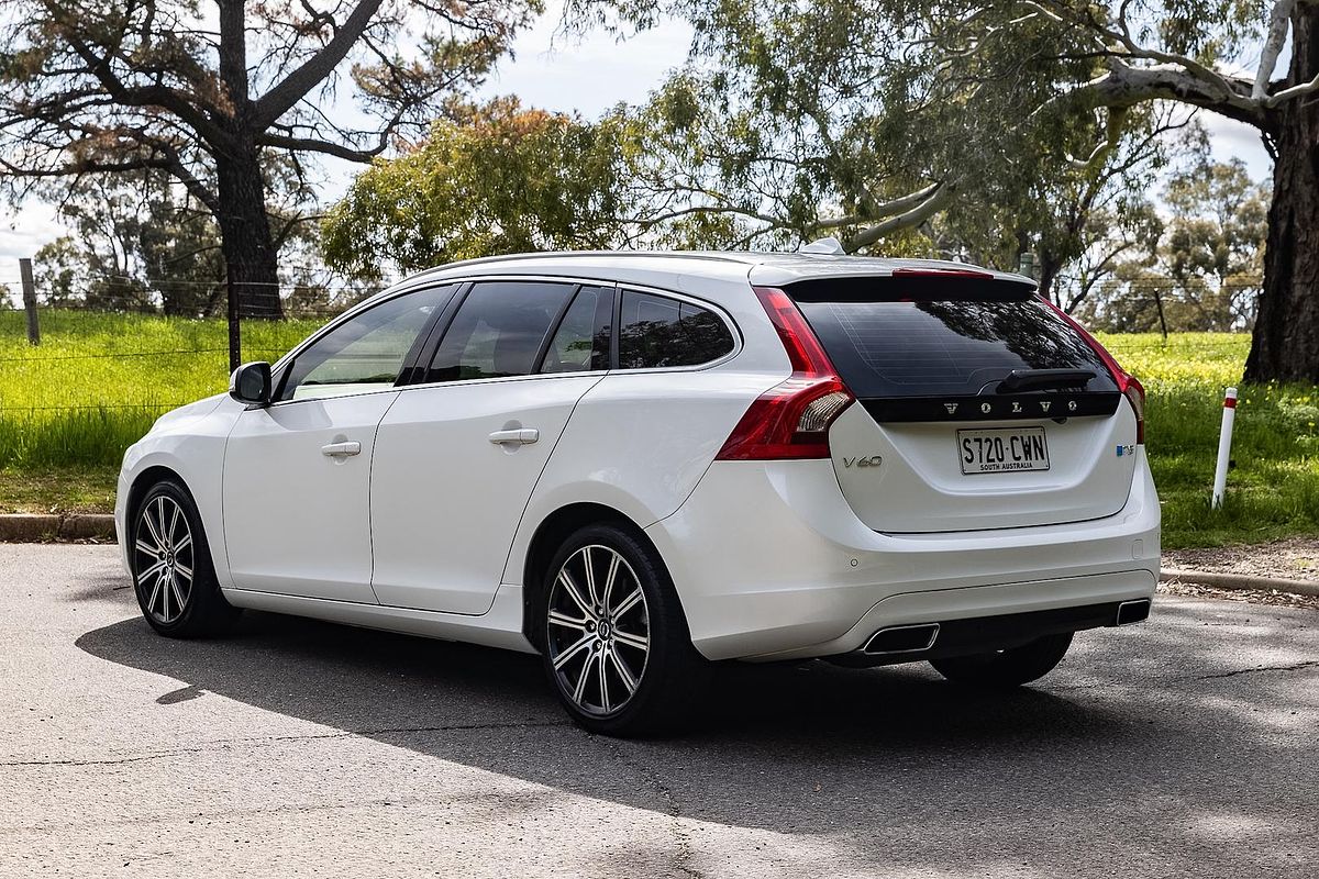 2014 Volvo V60 T5 Luxury