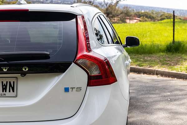 2014 Volvo V60 T5 Luxury