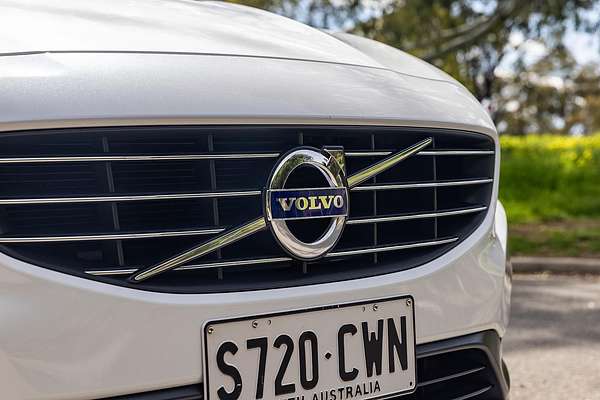 2014 Volvo V60 T5 Luxury
