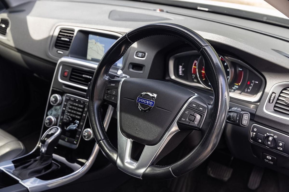 2014 Volvo V60 T5 Luxury