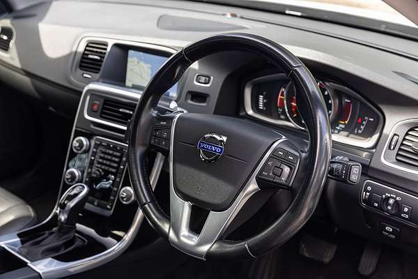 2014 Volvo V60 T5 Luxury