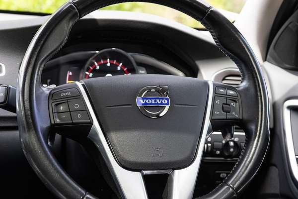 2014 Volvo V60 T5 Luxury