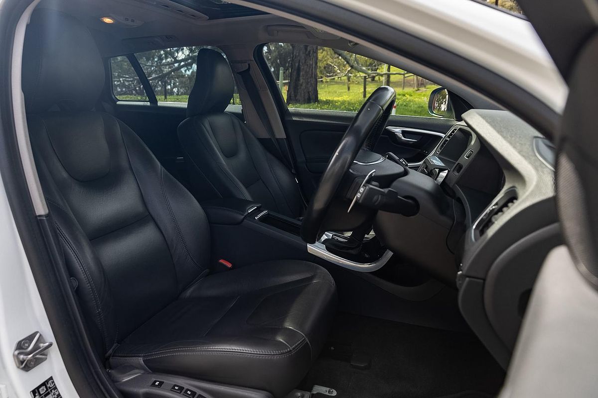 2014 Volvo V60 T5 Luxury