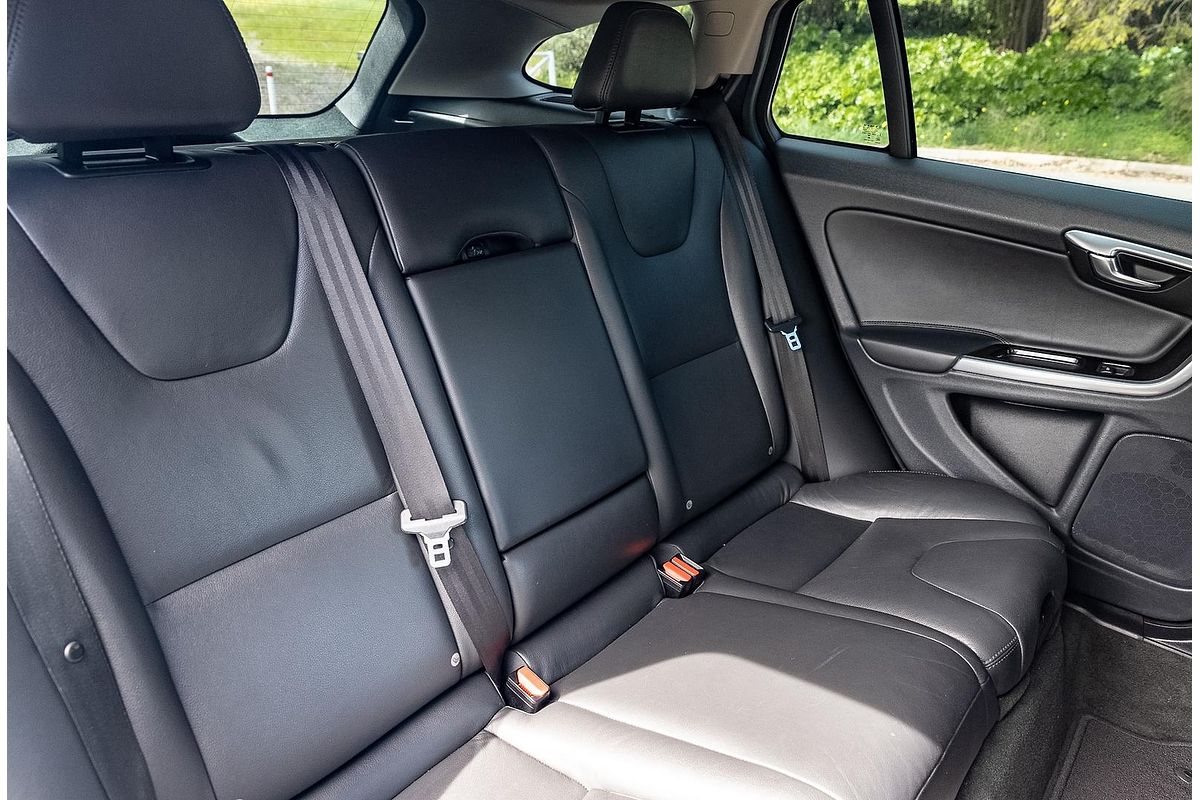 2014 Volvo V60 T5 Luxury