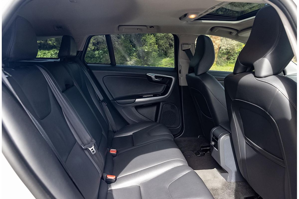 2014 Volvo V60 T5 Luxury