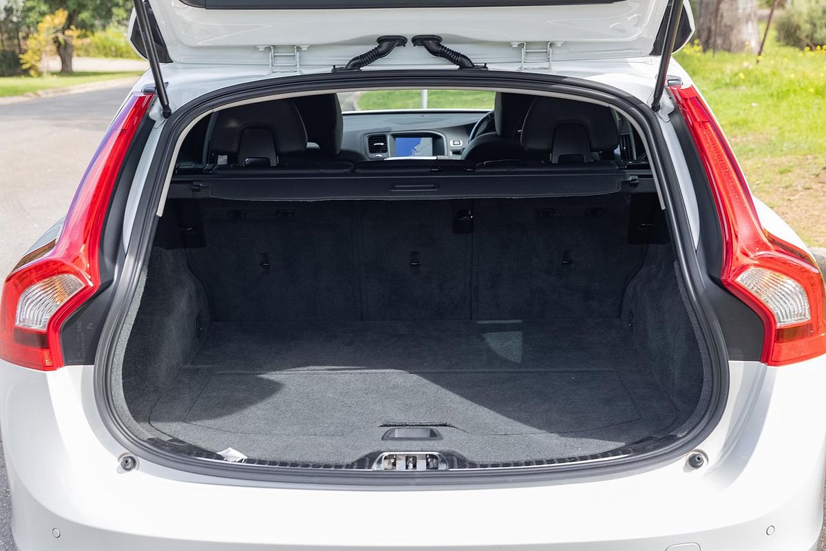 2014 Volvo V60 T5 Luxury