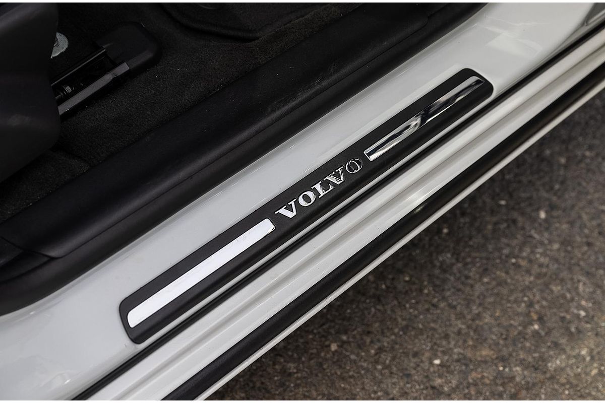 2014 Volvo V60 T5 Luxury
