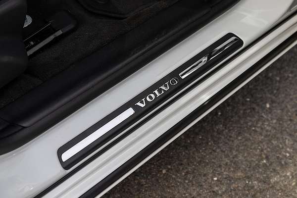 2014 Volvo V60 T5 Luxury