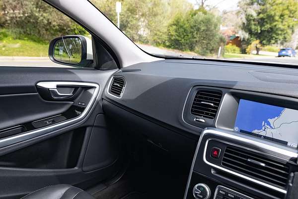 2014 Volvo V60 T5 Luxury