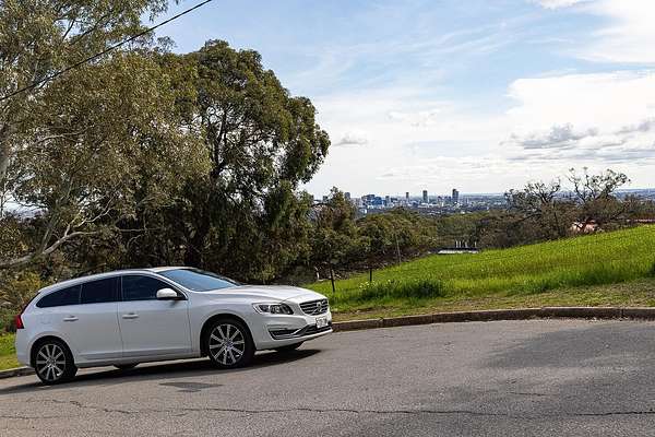 2014 Volvo V60 T5 Luxury