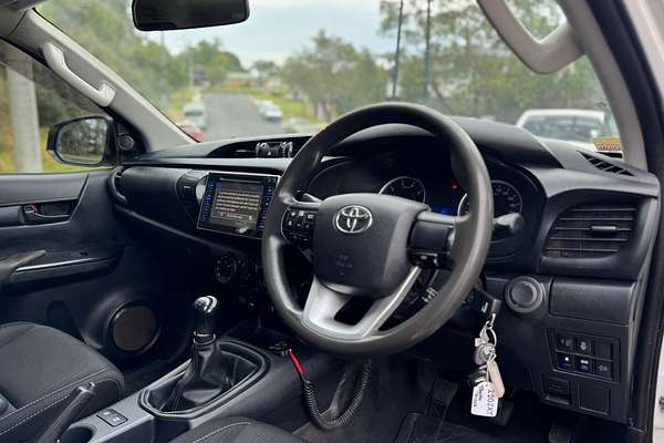 2019 Toyota Hilux SR GUN126R 4X4