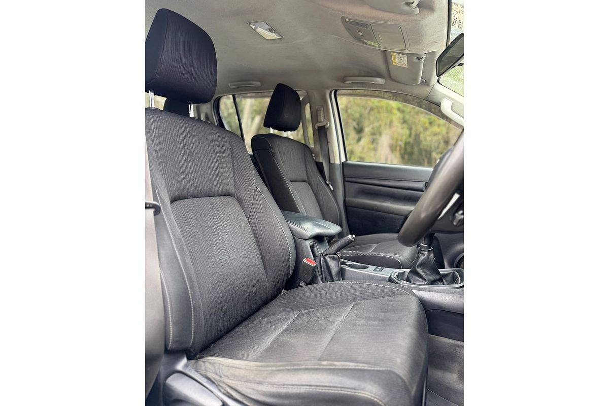 2019 Toyota Hilux SR GUN126R 4X4