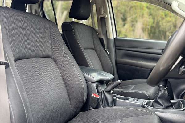 2019 Toyota Hilux SR GUN126R 4X4