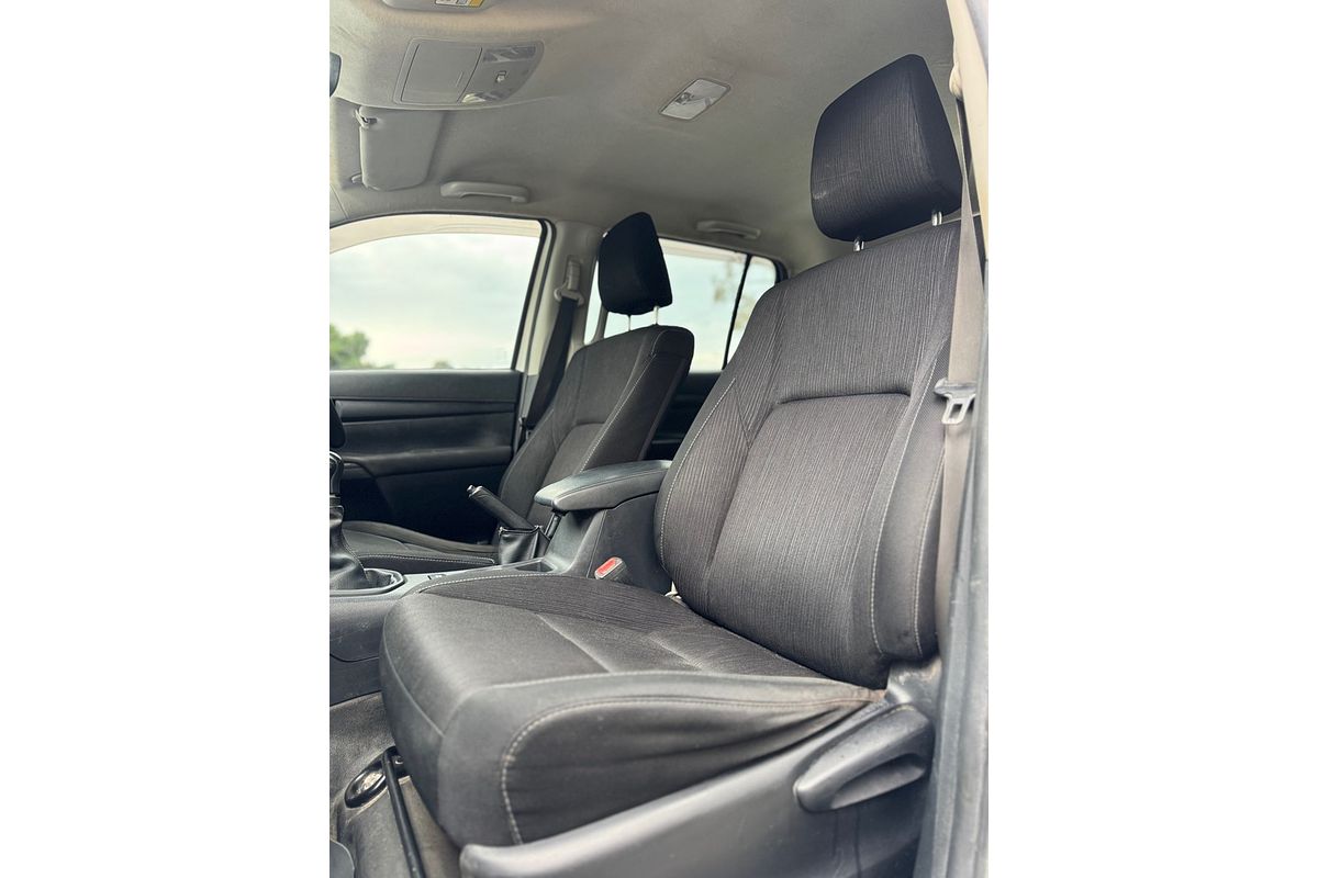 2019 Toyota Hilux SR GUN126R 4X4