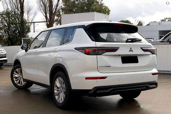 2025 Mitsubishi Outlander ES ZM