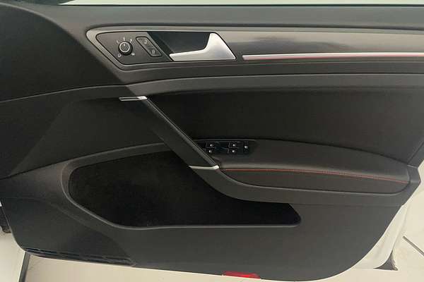 2017 Volkswagen Golf GTI 7.5