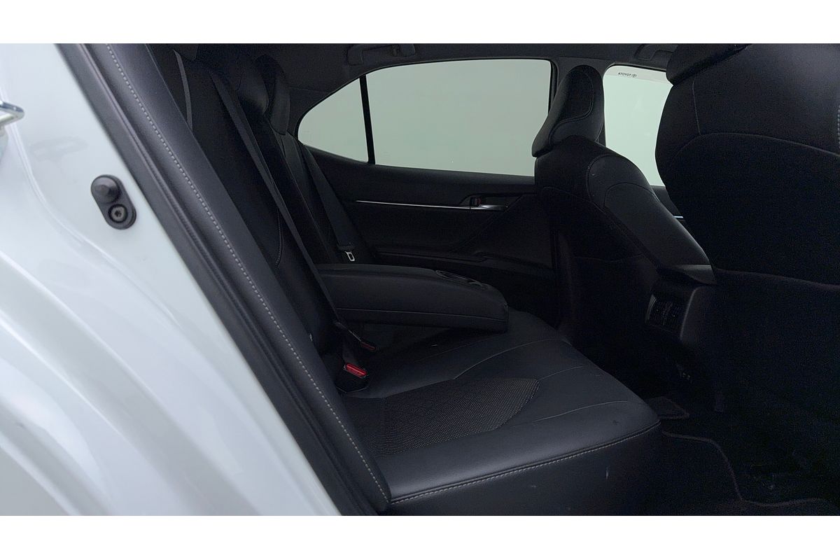 2018 Toyota Camry SX GSV70R