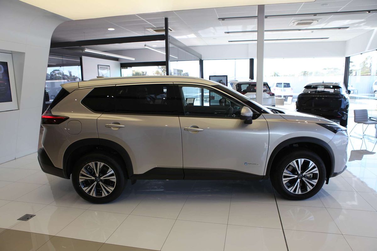 2025 Nissan X-TRAIL ST-L e-POWER T33